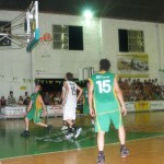 De Rossi, convierte dos de los 22 puntos que anotó en el encuentro._1 De Rossi, convierte dos de los 22 puntos que anotó en el encuentro._1