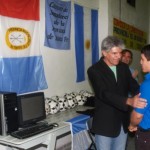 Baucero, entrega la computadora a José Luis Ledesma_1 Baucero, entrega la computadora a José Luis Ledesma_1